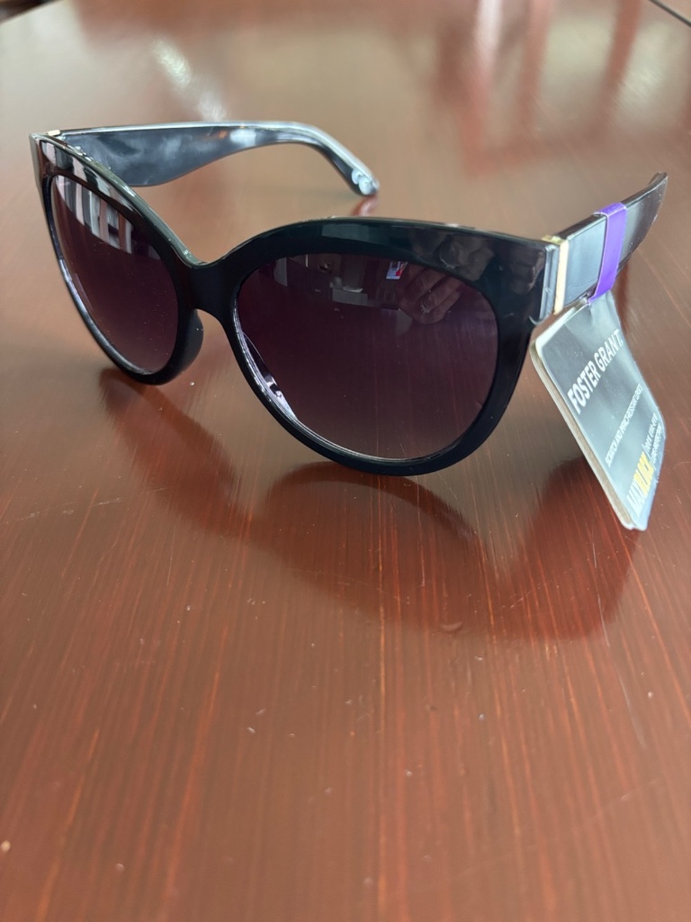 Foster Grant MaxBlock  Cat eye 100% UVA-UVB protect,black frame, black lens